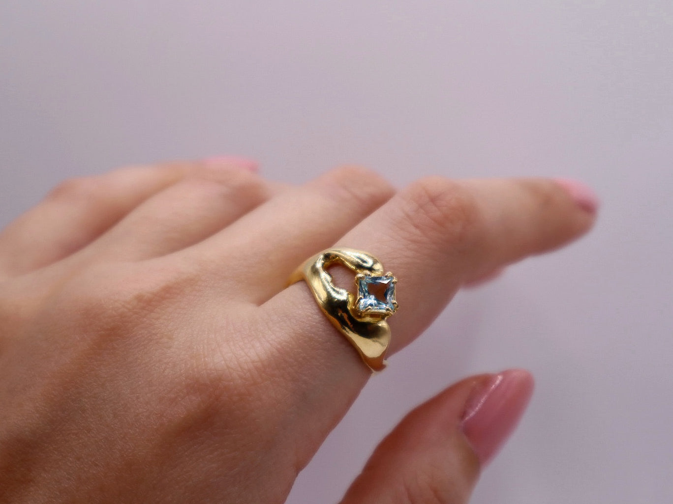Poise Ring gold