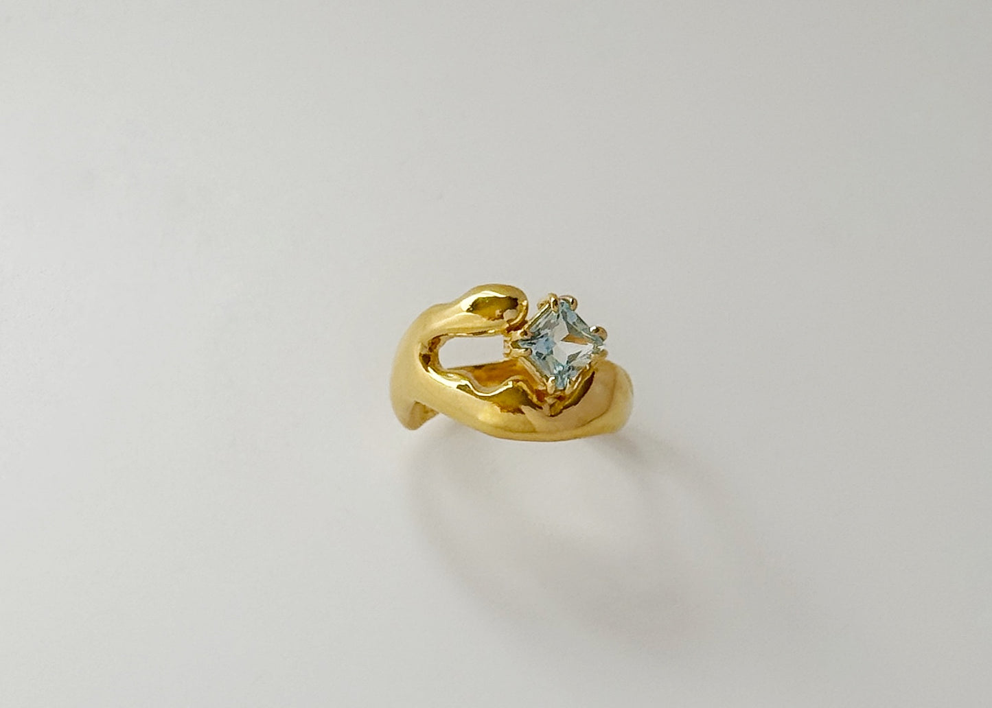 Poise Ring gold